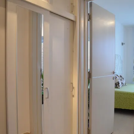 Holiday Shalimar Bay Апартамент Черноморец